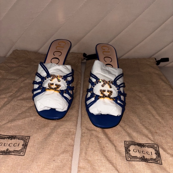 Gucci Interlocking Logo Heels - Picture 4 of 5